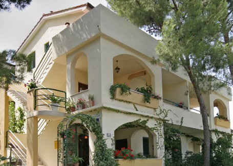 house house